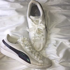 Puma size 7 metallic white sneakers soft foam